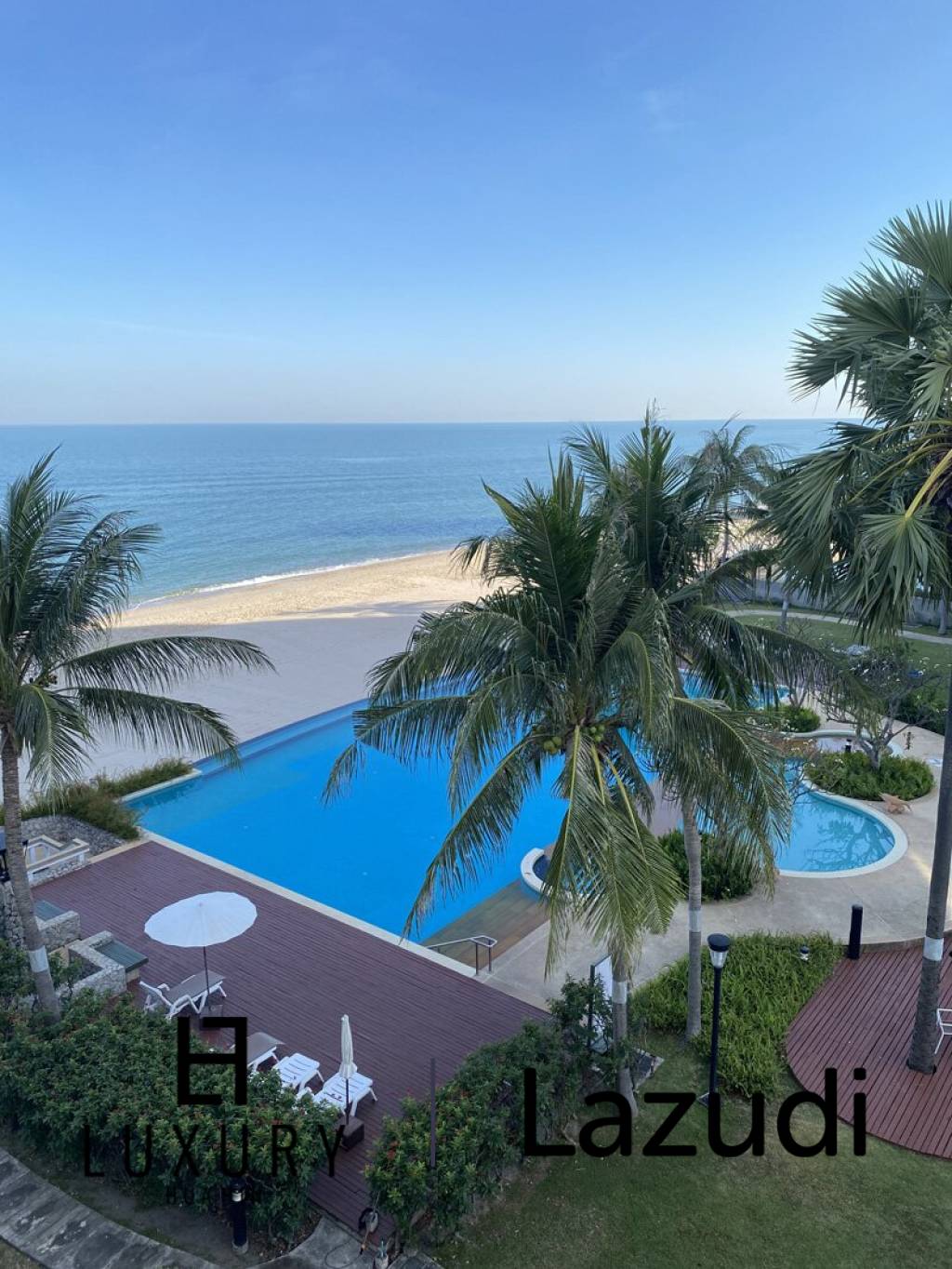 Low Rise Luxury Beach Front Condo with Full Sea View in Cha-am