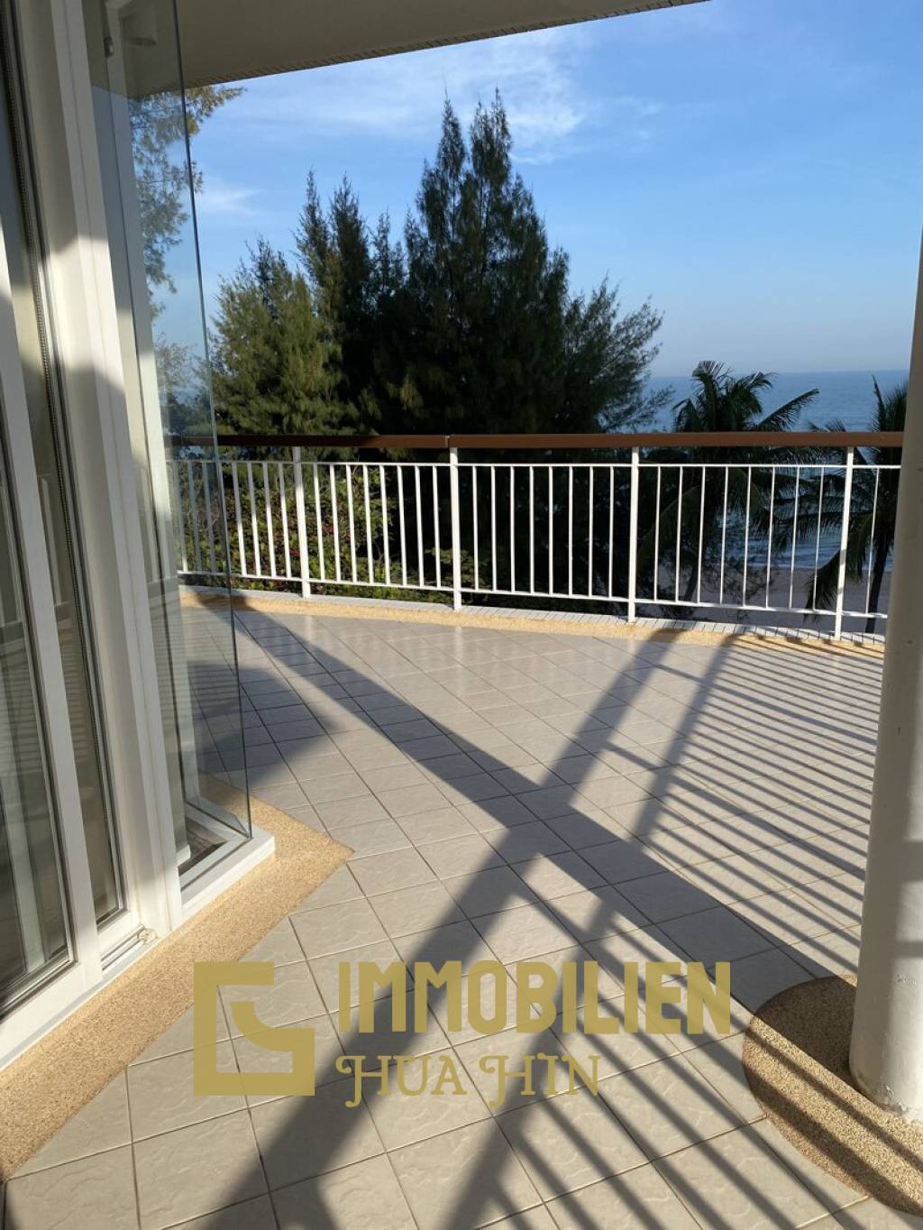 Low Rise Luxury Beach Front Condo with Full Sea View in Cha-am