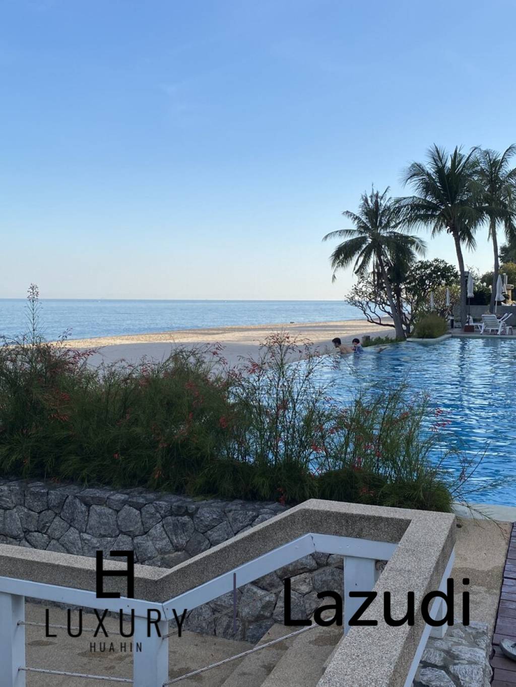 Cha Am: Sehr gehobene 3 Schlafzimmer-Eigentumswohnung am Strand mit Meerblick