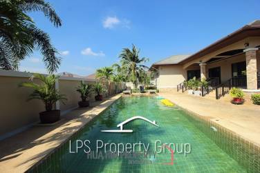 Spacious Holiday Home in Downtown Cha Am For Sale