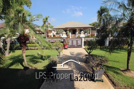 Spacious Holiday Home in Downtown Cha Am For Sale