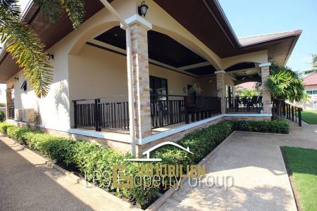 Spacious Holiday Home in Downtown Cha Am For Sale