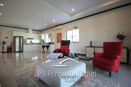 Spacious Holiday Home in Downtown Cha Am For Sale