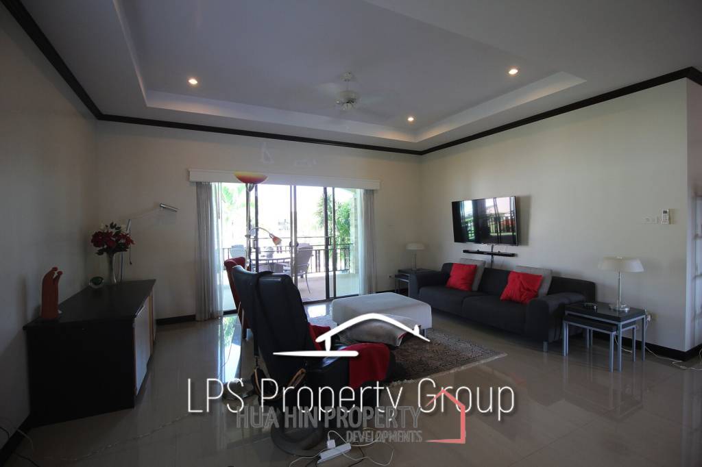 Spacious Holiday Home in Downtown Cha Am For Sale