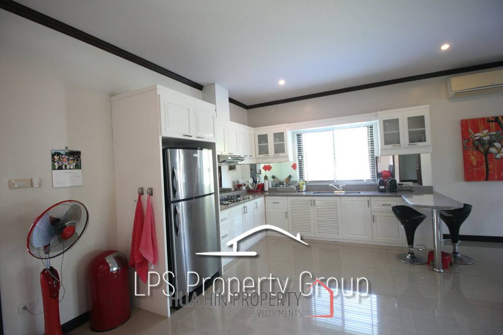 Spacious Holiday Home in Downtown Cha Am For Sale