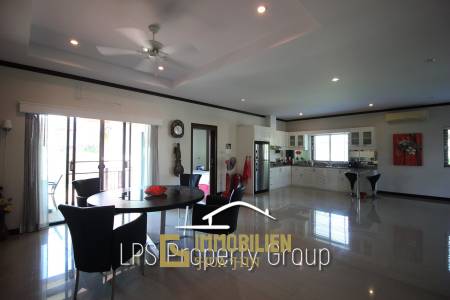 Spacious Holiday Home in Downtown Cha Am For Sale