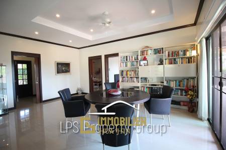 Spacious Holiday Home in Downtown Cha Am For Sale