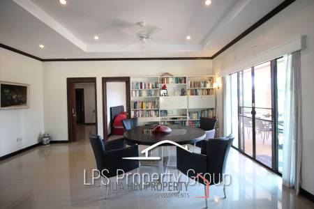 Spacious Holiday Home in Downtown Cha Am For Sale