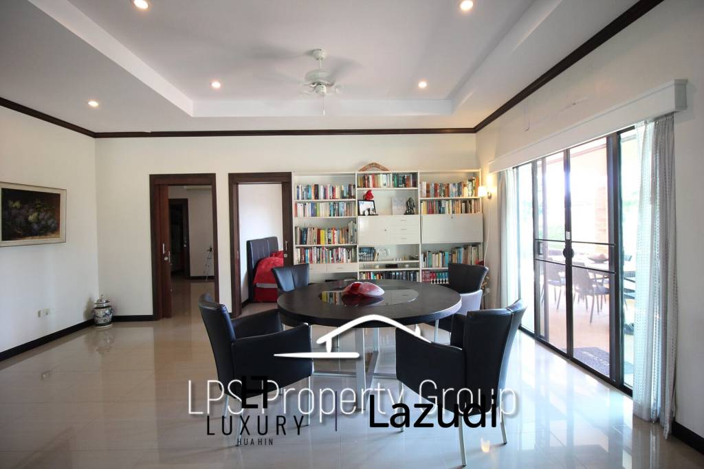 Spacious Holiday Home in Downtown Cha Am For Sale