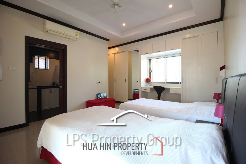 Spacious Holiday Home in Downtown Cha Am For Sale