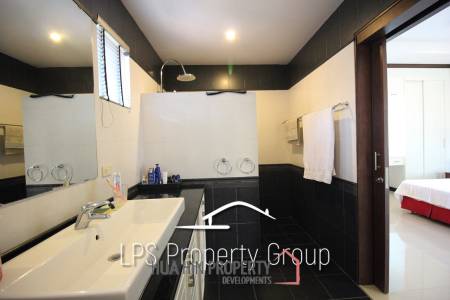 Spacious Holiday Home in Downtown Cha Am For Sale