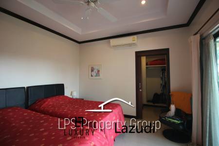 Spacious Holiday Home in Downtown Cha Am For Sale