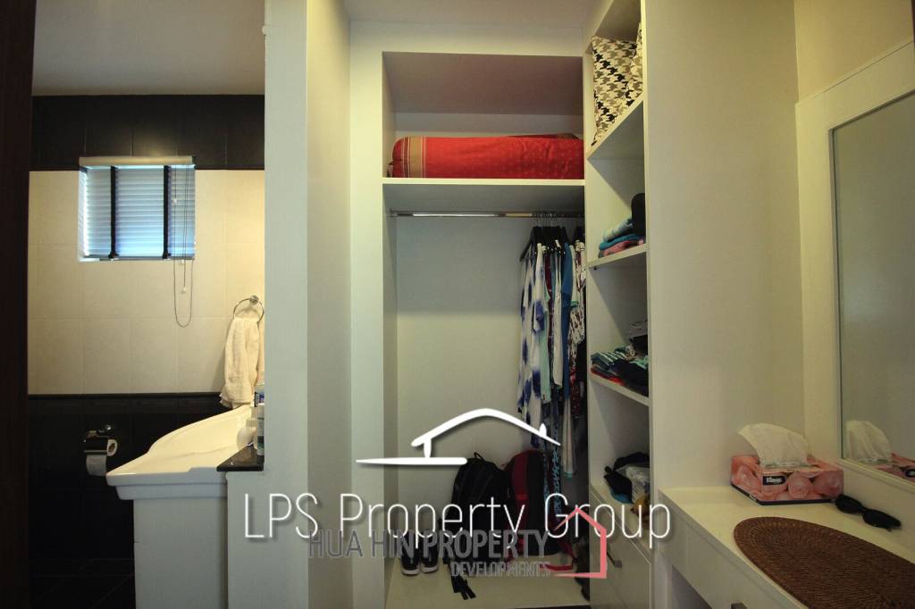 Spacious Holiday Home in Downtown Cha Am For Sale