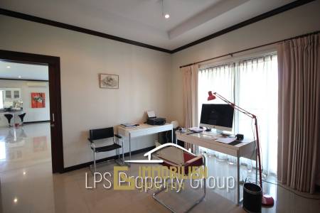 Spacious Holiday Home in Downtown Cha Am For Sale