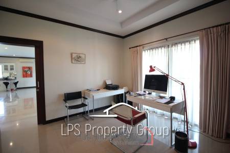 Spacious Holiday Home in Downtown Cha Am For Sale