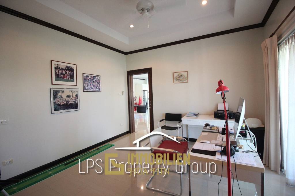 Spacious Holiday Home in Downtown Cha Am For Sale