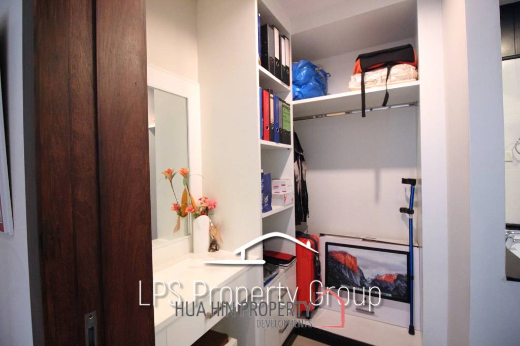Spacious Holiday Home in Downtown Cha Am For Sale