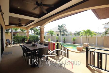Spacious Holiday Home in Downtown Cha Am For Sale
