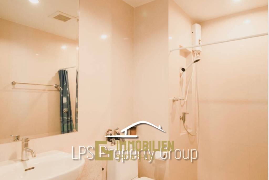 HOT DEAL 1 Bedroom Condo Walking Distance To The Beach