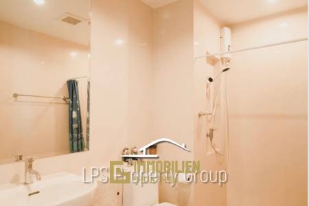 HOT DEAL 1 Bedroom Condo Walking Distance To The Beach