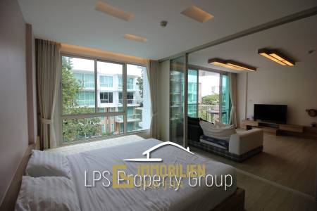 Wan Vayla : 1 Bedroom Pool View Condo