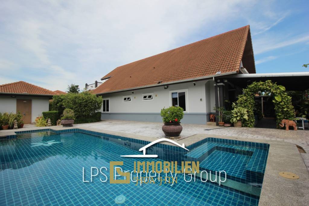 Orchid Palm 2: Hervoragender Zustand 4 Schlafzimmer Pool Villa in der Nähe der Stadt