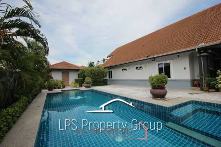 Great Condition 4 Bedroom Pool Villa Close to town