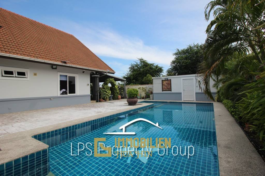 Orchid Palm 2: Hervoragender Zustand 4 Schlafzimmer Pool Villa in der Nähe der Stadt