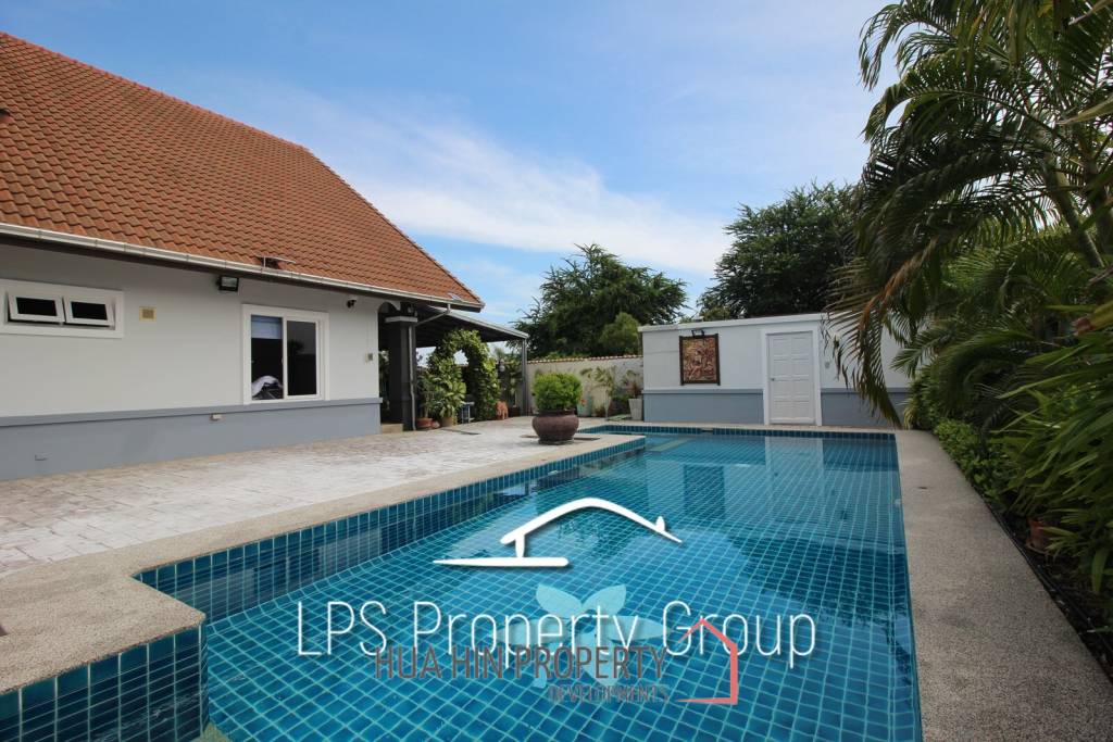 Great Condition 4 Bedroom Pool Villa Close to town