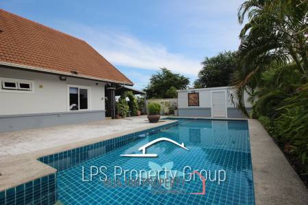 Great Condition 4 Bedroom Pool Villa Close to town