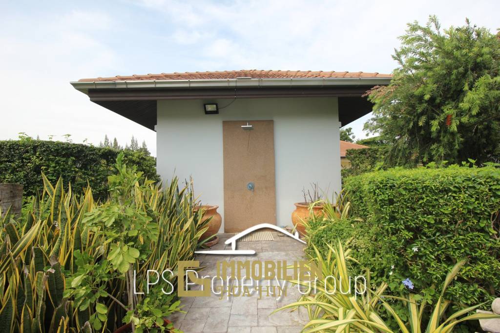 Orchid Palm 2: Hervoragender Zustand 4 Schlafzimmer Pool Villa in der Nähe der Stadt