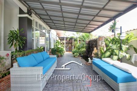Great Condition 4 Bedroom Pool Villa Close to town