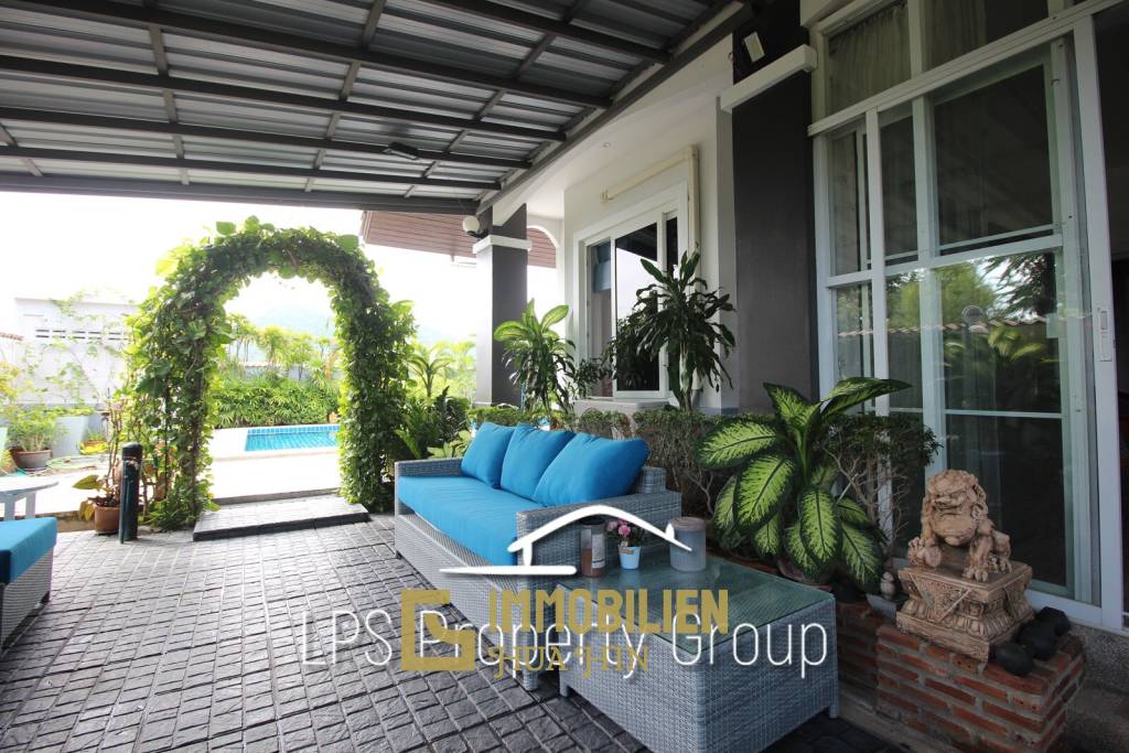 Orchid Palm 2: Hervoragender Zustand 4 Schlafzimmer Pool Villa in der Nähe der Stadt