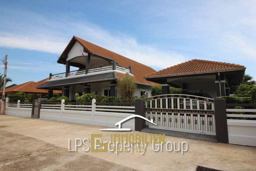Orchid Palm 2: Hervoragender Zustand 4 Schlafzimmer Pool Villa in der Nähe der Stadt