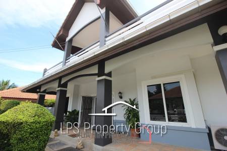 Great Condition 4 Bedroom Pool Villa Close to town