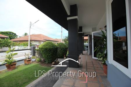 Great Condition 4 Bedroom Pool Villa Close to town