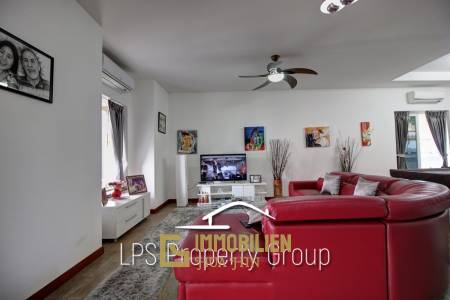 Orchid Palm 2: Hervoragender Zustand 4 Schlafzimmer Pool Villa in der Nähe der Stadt