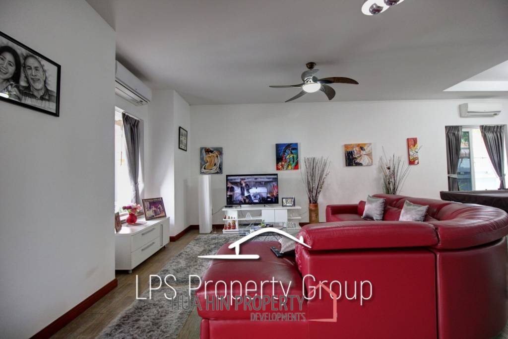 Great Condition 4 Bedroom Pool Villa Close to town