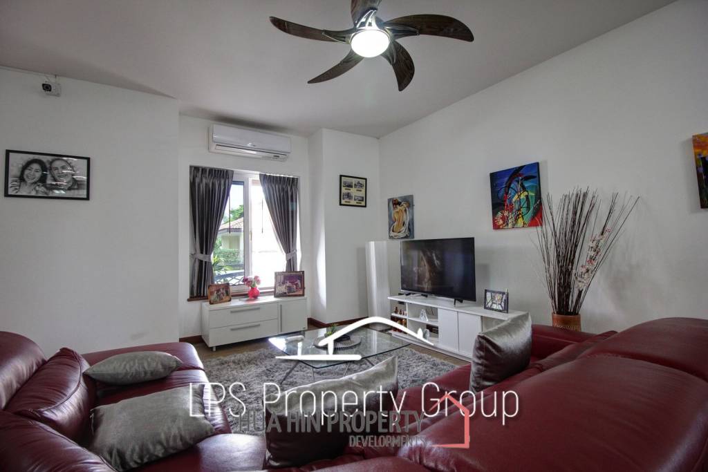 Great Condition 4 Bedroom Pool Villa Close to town