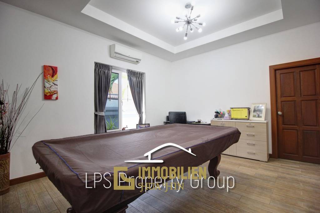 Orchid Palm 2: Hervoragender Zustand 4 Schlafzimmer Pool Villa in der Nähe der Stadt