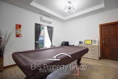 Great Condition 4 Bedroom Pool Villa Close to town