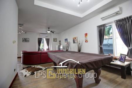 Orchid Palm 2: Hervoragender Zustand 4 Schlafzimmer Pool Villa in der Nähe der Stadt