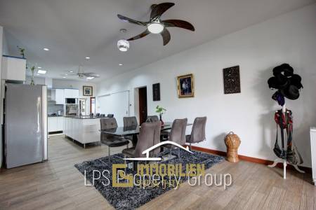 Orchid Palm 2: Hervoragender Zustand 4 Schlafzimmer Pool Villa in der Nähe der Stadt