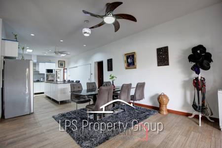 Great Condition 4 Bedroom Pool Villa Close to town