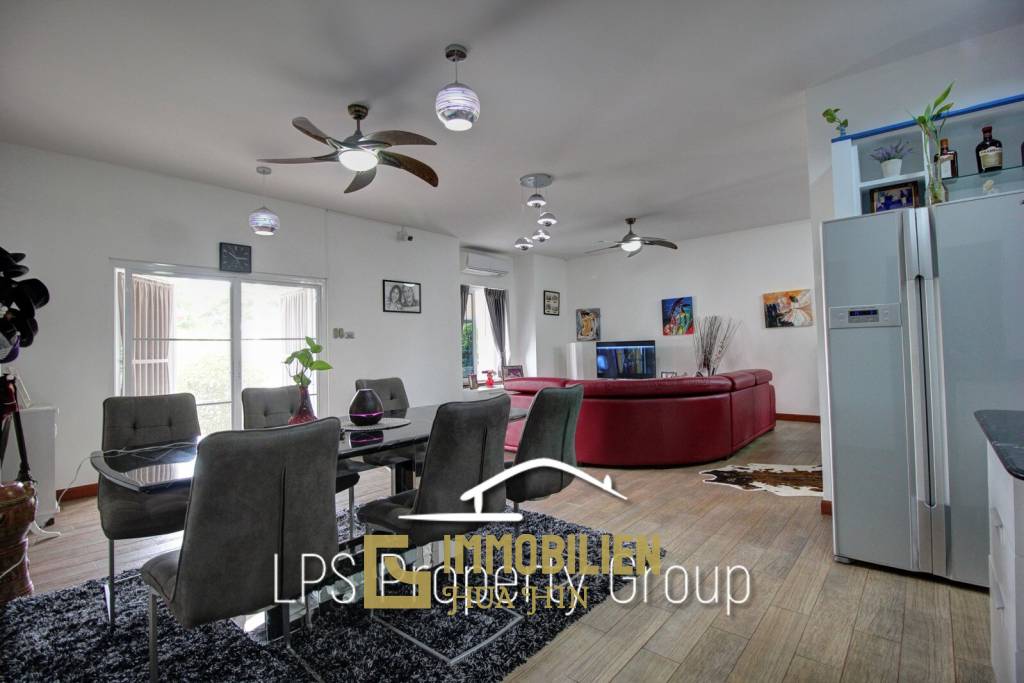 Orchid Palm 2: Hervoragender Zustand 4 Schlafzimmer Pool Villa in der Nähe der Stadt