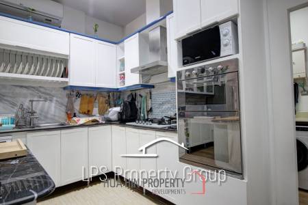 Great Condition 4 Bedroom Pool Villa Close to town