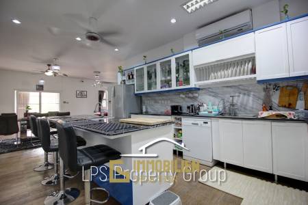 Orchid Palm 2: Hervoragender Zustand 4 Schlafzimmer Pool Villa in der Nähe der Stadt