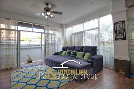 Orchid Palm 2: Hervoragender Zustand 4 Schlafzimmer Pool Villa in der Nähe der Stadt