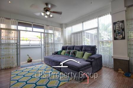Great Condition 4 Bedroom Pool Villa Close to town