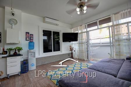 Great Condition 4 Bedroom Pool Villa Close to town